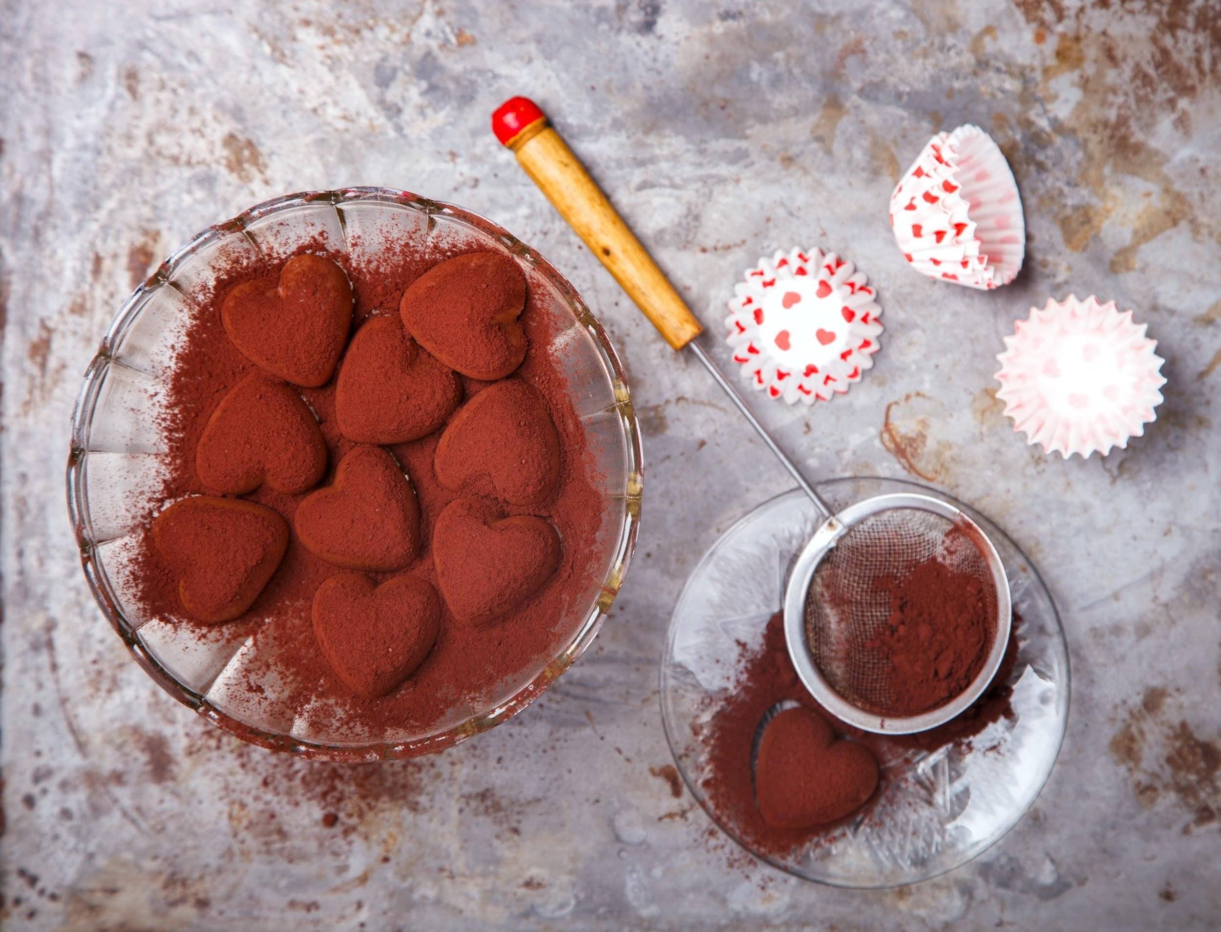 FALLING FOR CHOCOLATE